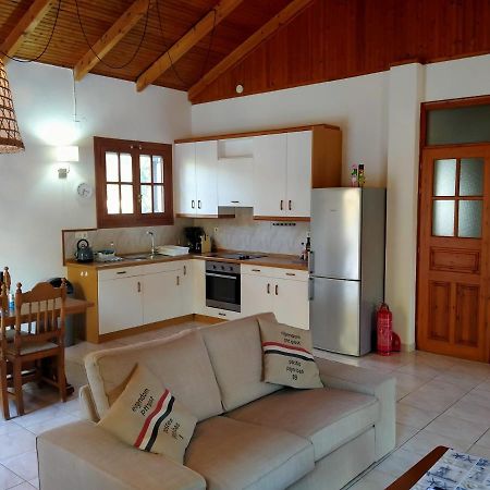 Bungalow Gialova Luaran gambar