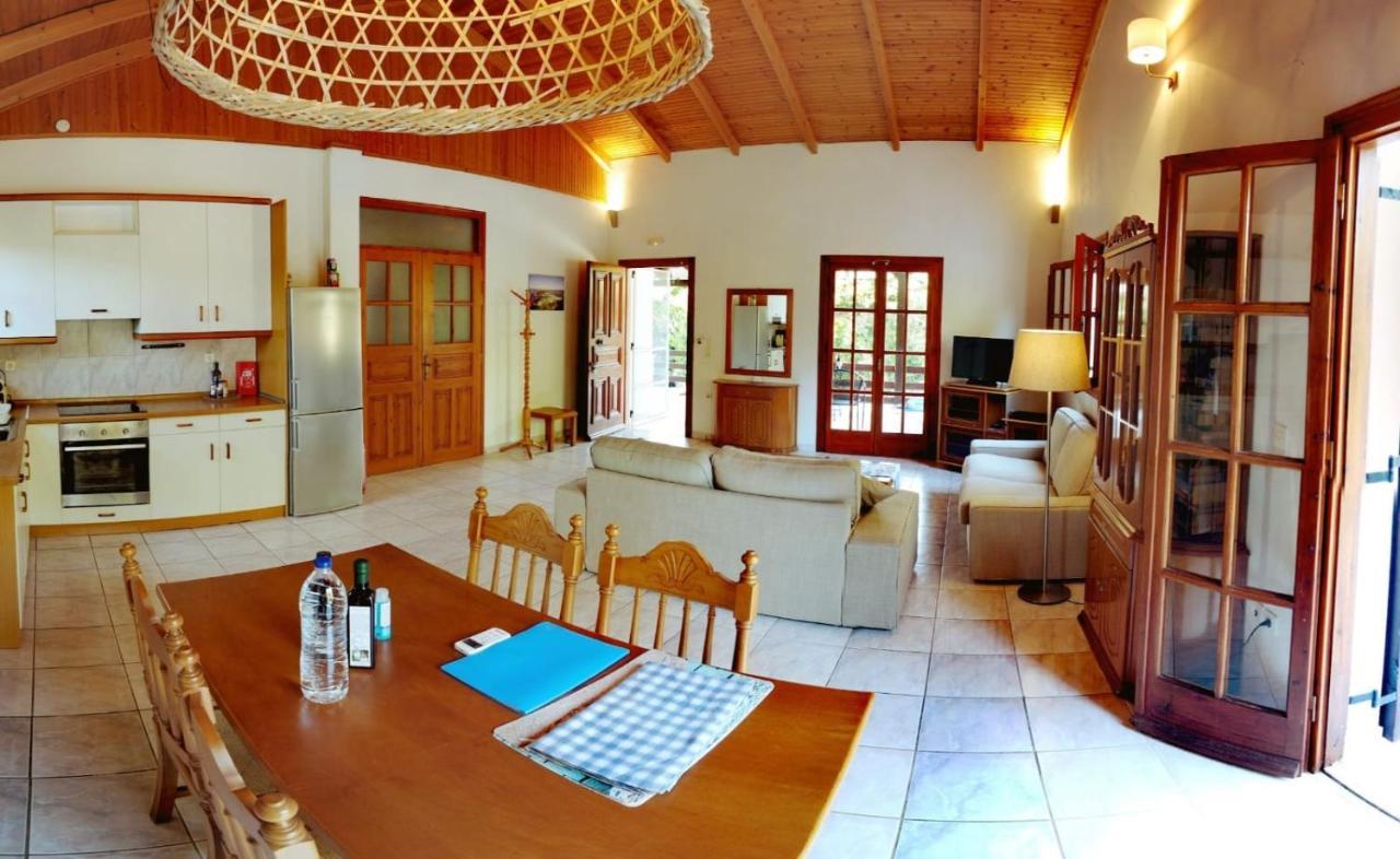Bungalow Gialova Luaran gambar