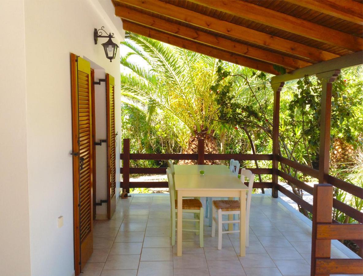 Bungalow Gialova Luaran gambar