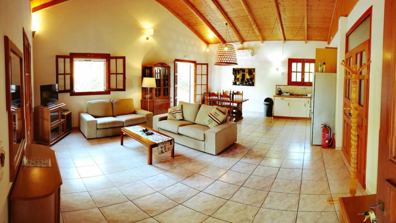 Bungalow Gialova Luaran gambar