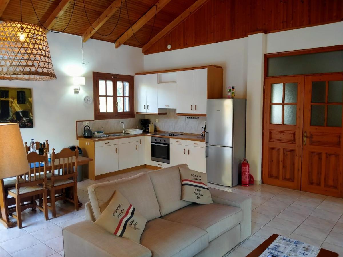 Bungalow Gialova Luaran gambar