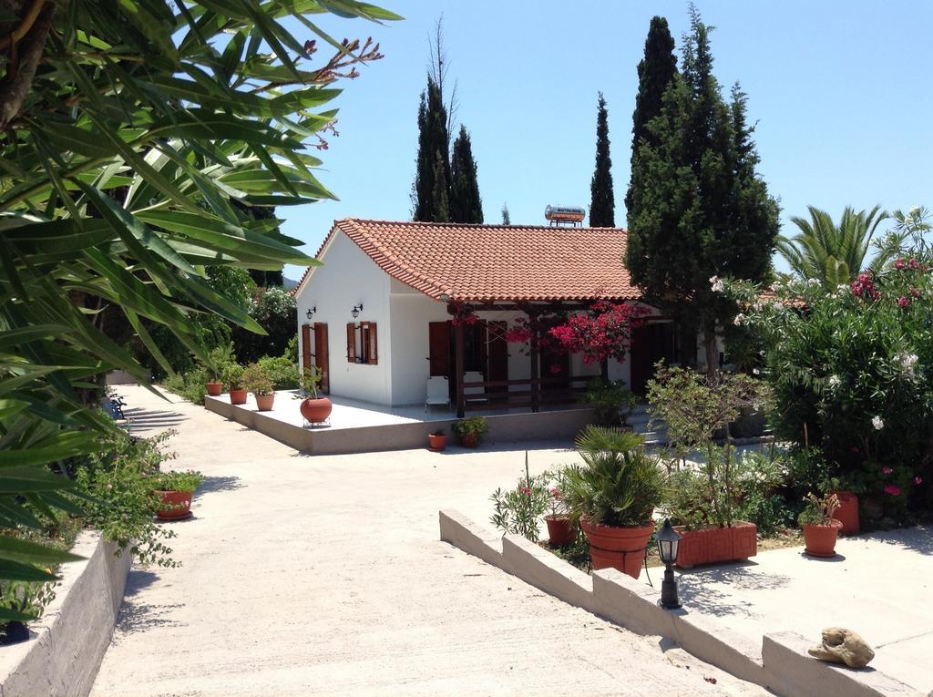 Bungalow Gialova Luaran gambar